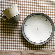 2色の水玉コーヒーカップ